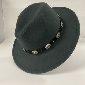 NWT felt fedora with faux leather band